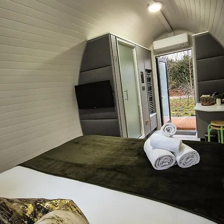 Hidden Acres- Luxury Glamping Pod Sage