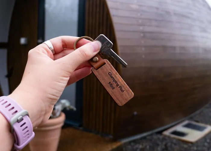 Hidden Acres- Luxury Glamping Pod Sage * Малахайд